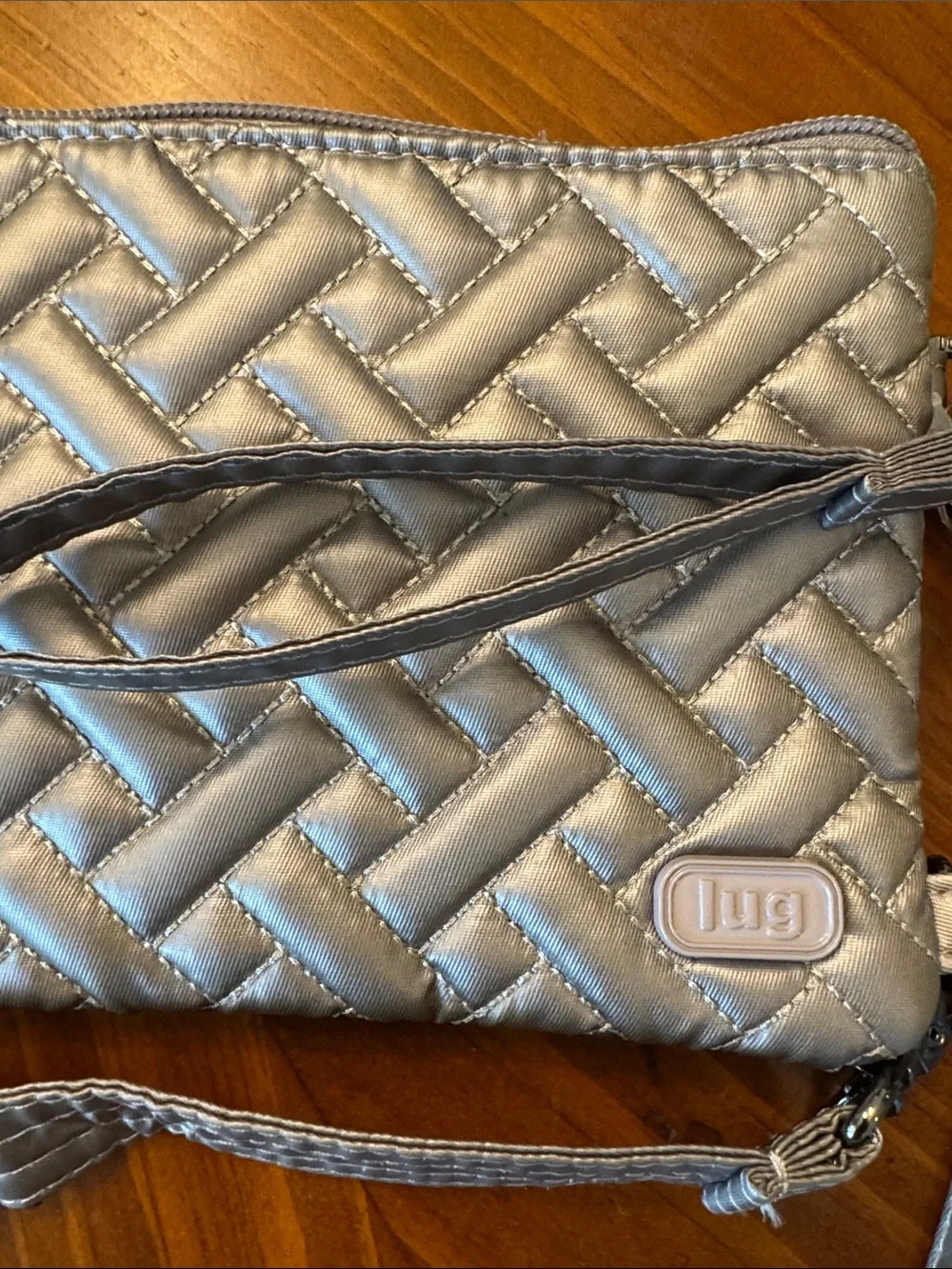 Lug peekaboo Quilted Metallic Pearl Crossbody/wristlet w/Detachable Straps